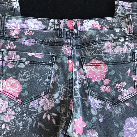 Floral Faded Skinnies - Picture 4 of 8